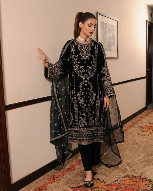 NATURAL CREAP EMBROIDERED SEQUENCE WORK WITH FANCY TOP-PENT DUPATTA SET