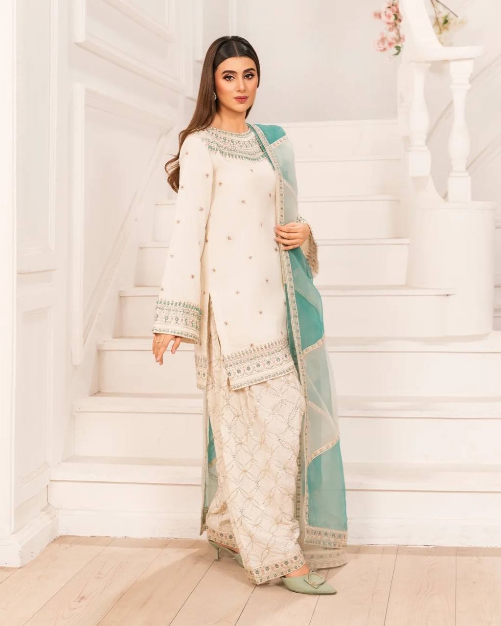 Đěsigner Party Wear Look Pur Natural Crepe Top & Farshi Palazzo With Dupatta set