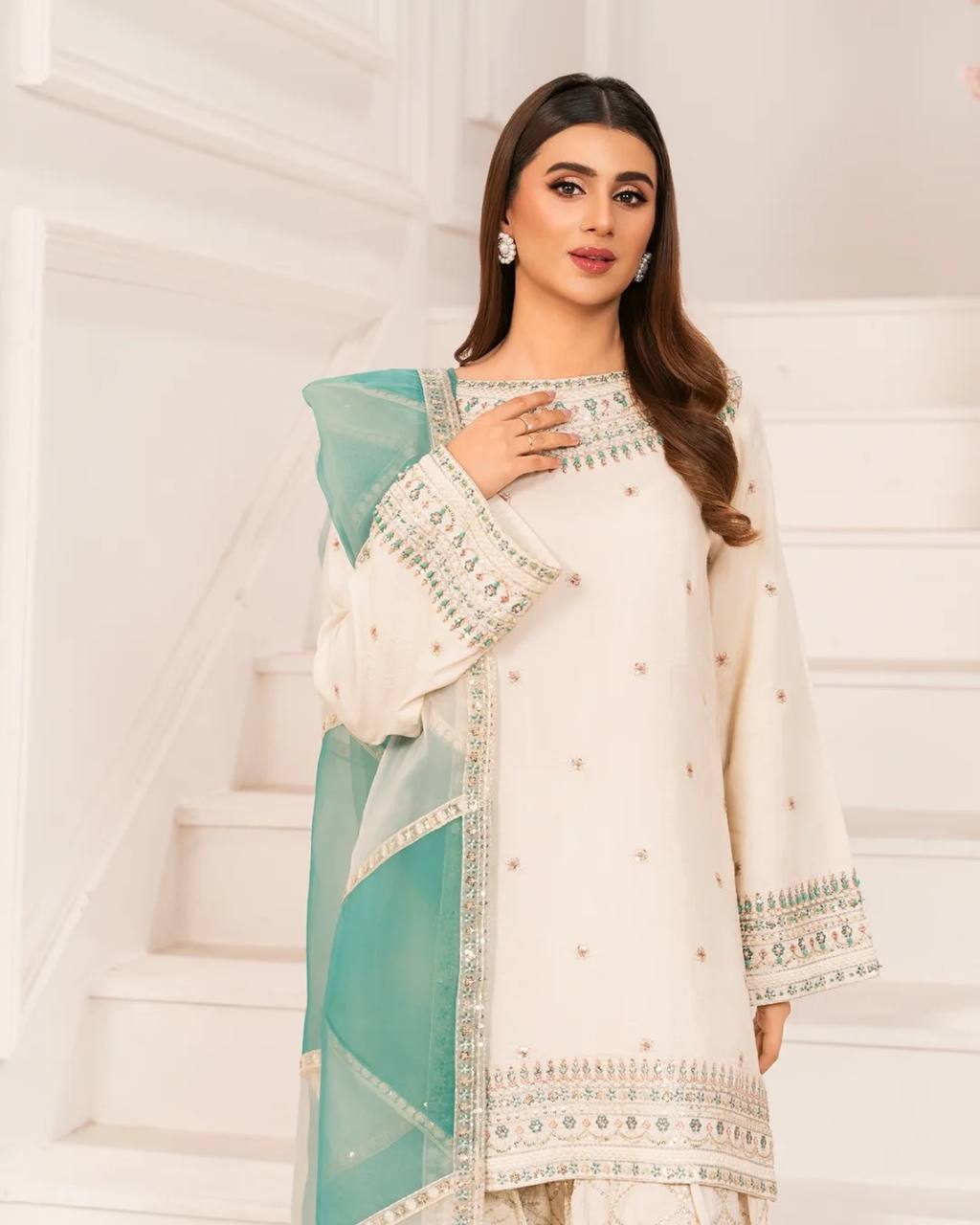 Đěsigner Party Wear Look Pur Natural Crepe Top & Farshi Palazzo With Dupatta set