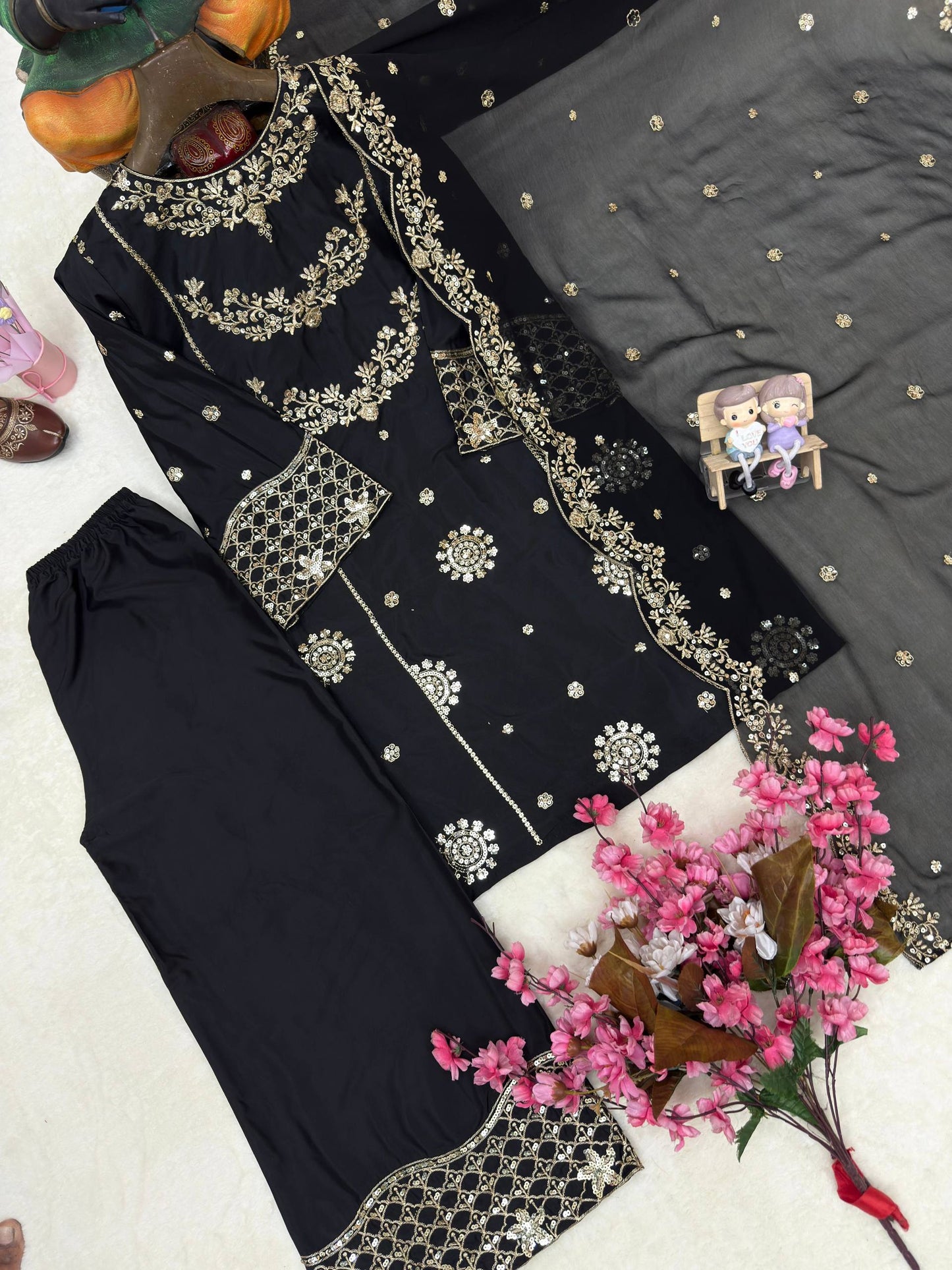 *ENHANCE THE BEAUTY OF YOUR WARDROBE WITH THIS NEWLY LAUNCHED _ KURTI-SET