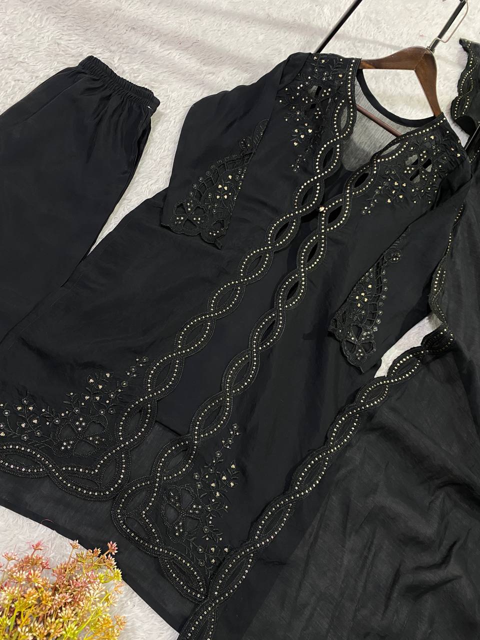mahira khan PLAZZO SHRUG PAIR
