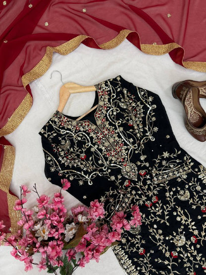 ENHANCE THE BEAUTY OF YOUR WARDROBE WITH THIS NEWLY LAUNCHED KURTI & PLAZZO SET