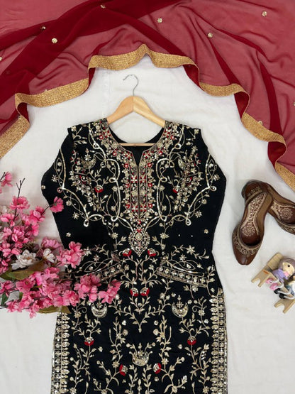 ENHANCE THE BEAUTY OF YOUR WARDROBE WITH THIS NEWLY LAUNCHED KURTI & PLAZZO SET