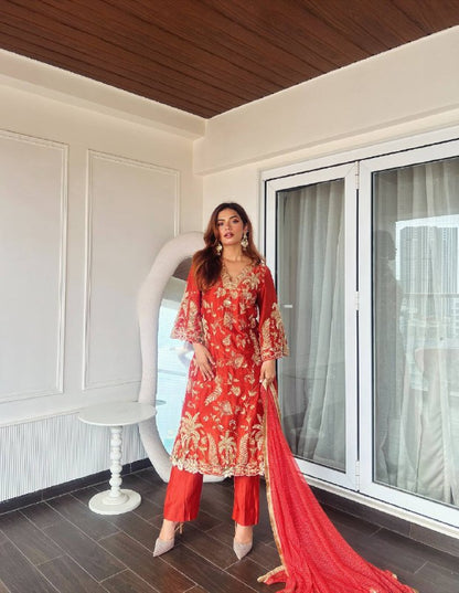BEAUTY OF YOUR WARDROBE WITH THIS NEWLY LAUNCHED KURTI-PANT SET