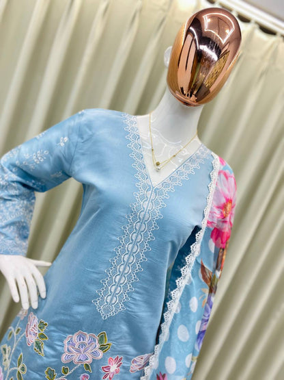 DESIGNER AND MOST TRENDING FARSI SALWAR SUIT IN THREE PIECE WITH EMBROIDERY WORK