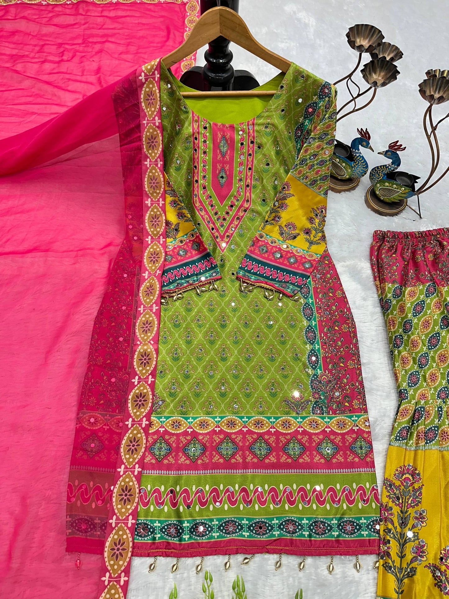 NEW ĐĚSIGNER PARTY WEAR TOP ANDPLAZZO. WITH FANCY DUPPATA WITH  EMBROIDERY WORK