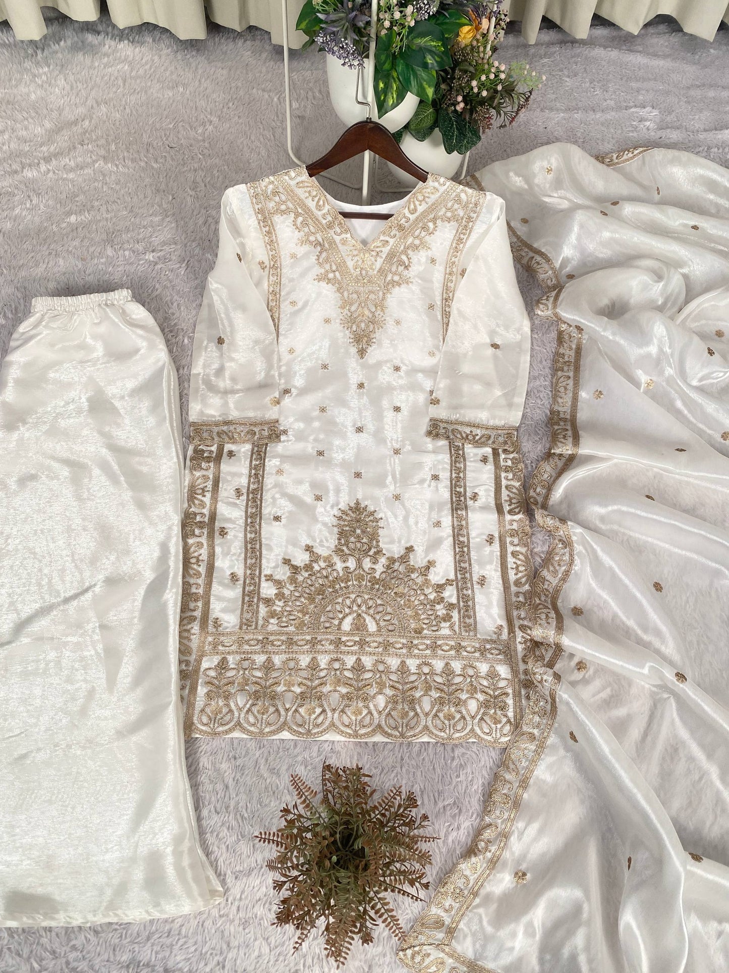 PERFECT FOR UP COMING EID 🌙 SEASON DESIGNER WEAR TOP WITH PLAZZO PAIR IN JIMMY CHOO