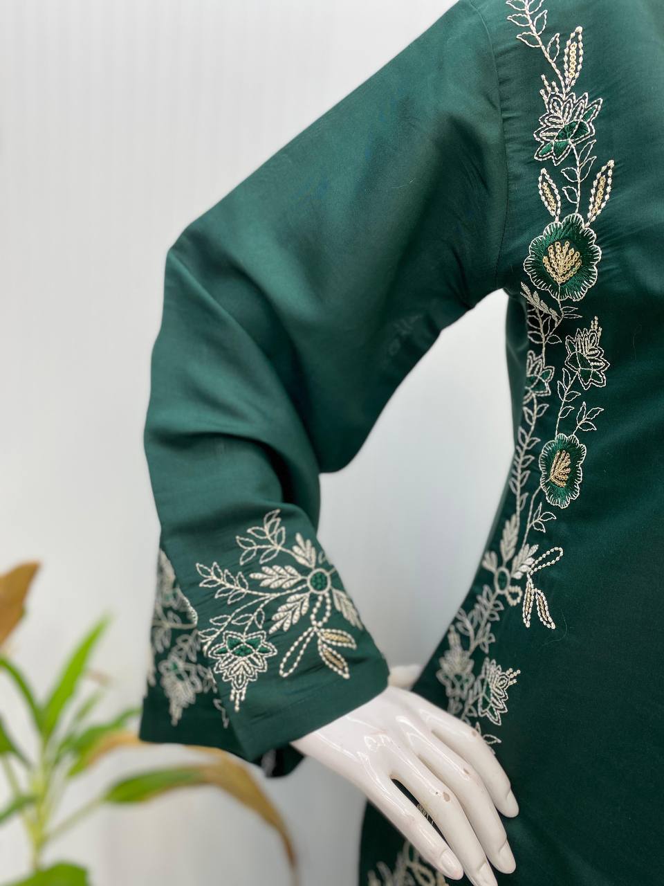 DESIGNER WEAR EXCLUSIVE SUIT IN ROMAN SILK FABRIC TOP AND PANT WITH GEORGETTE DUPATTA