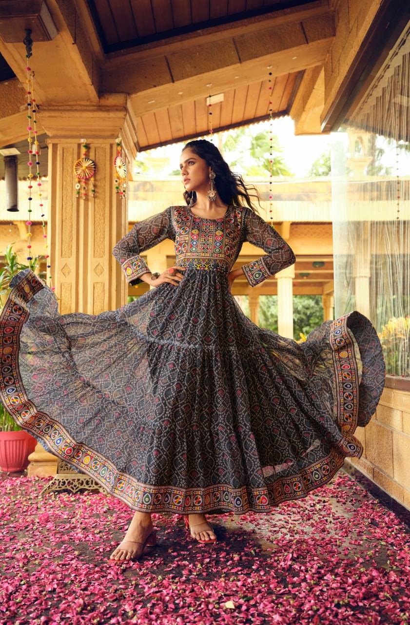 gown  FAUX GEORGETTE FABRIC, GAMTHI JACQUARD WEAVING NACK AND LACE BORDER