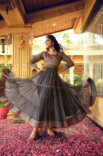 gown  FAUX GEORGETTE FABRIC, GAMTHI JACQUARD WEAVING NACK AND LACE BORDER