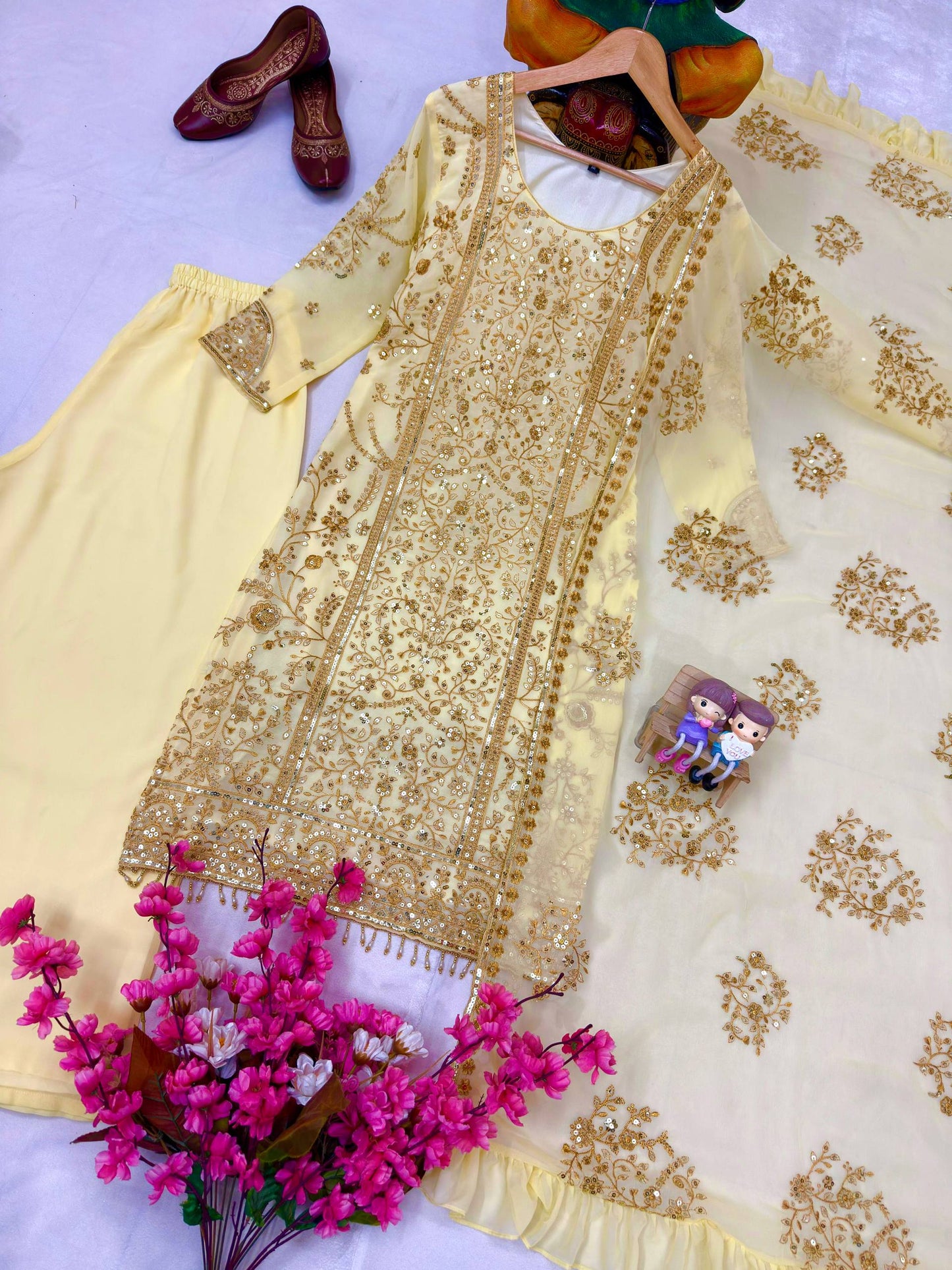 ENHANCE THE BEAUTY OF YOUR WARDROBE WITH THIS NEWLY LAUNCHED KURTI & PLAZZO SET