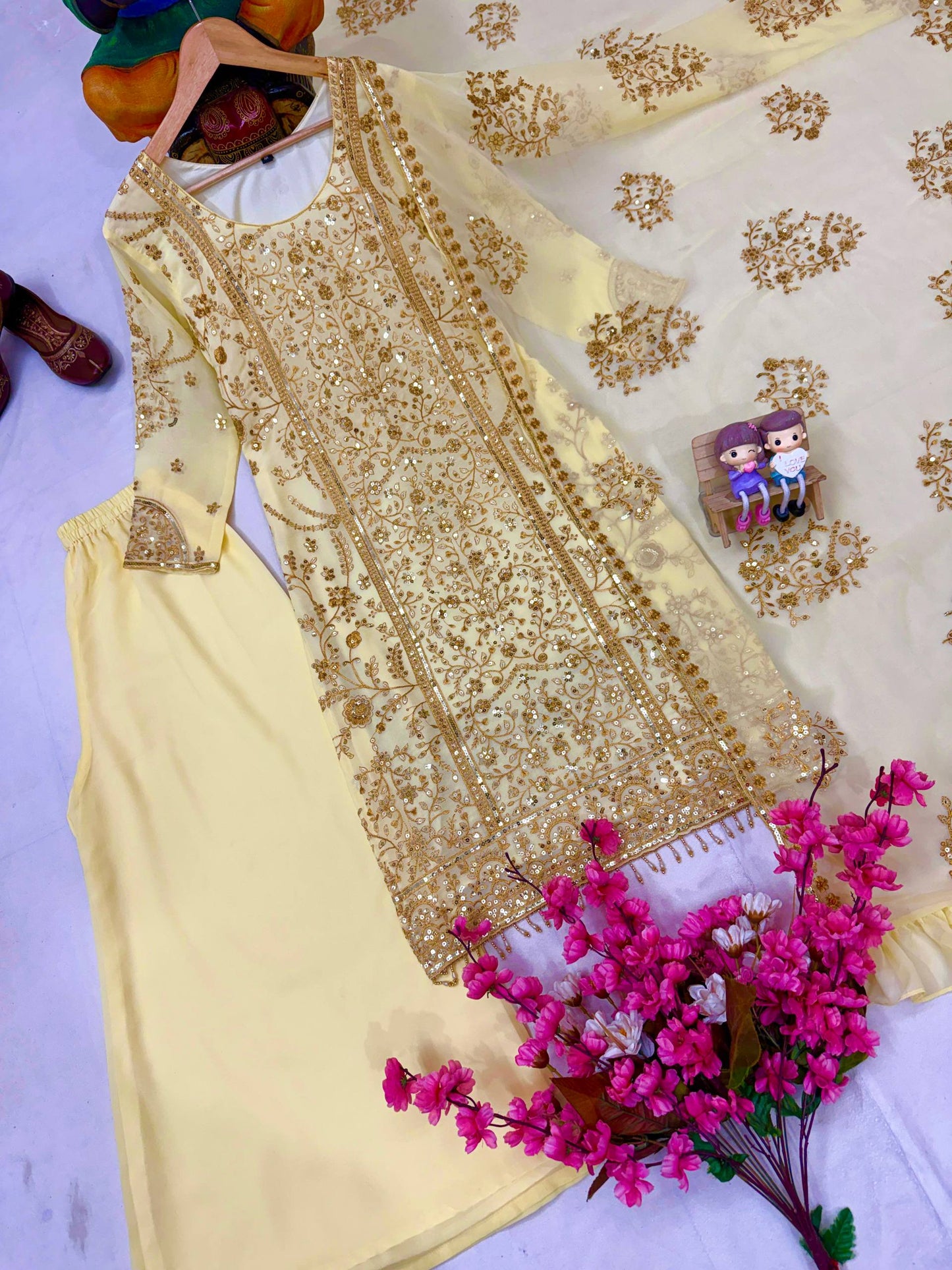 ENHANCE THE BEAUTY OF YOUR WARDROBE WITH THIS NEWLY LAUNCHED KURTI & PLAZZO SET