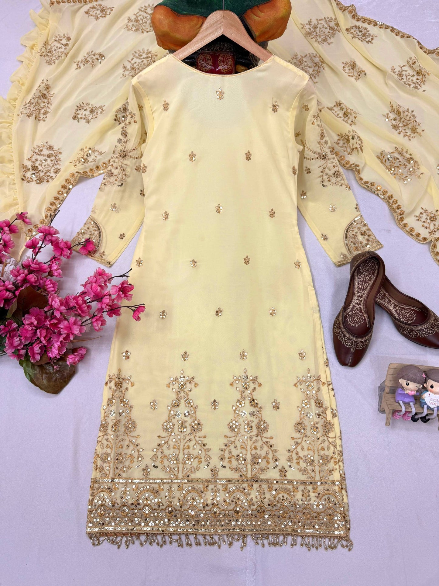 ENHANCE THE BEAUTY OF YOUR WARDROBE WITH THIS NEWLY LAUNCHED KURTI & PLAZZO SET