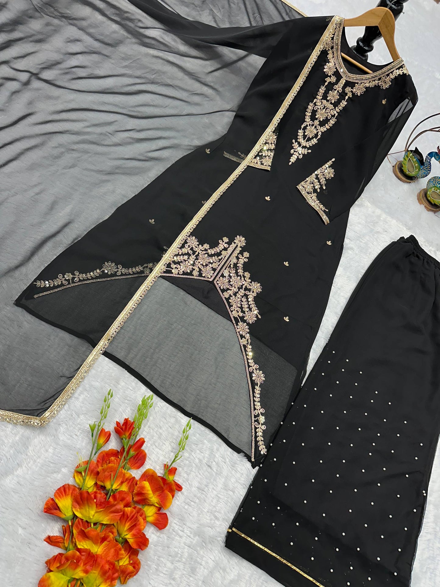 ĐĚSIGNER PARTY WEAR TOP AND PLAZZO. WITH FANCY DUPPATA AND EMBROIDERY WORK