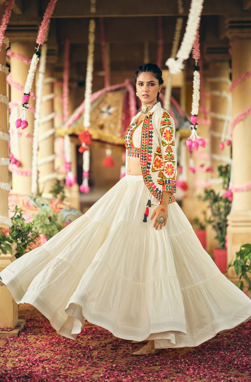navrati  LEHENGA, BLOUSE & KOTI SET* 👗 *THIS SET IS COMING WITH PURE COTTON FABRIC EMBROIDERY WORK