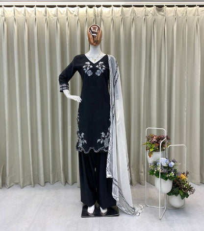 DESIGNER AND MOST TRENDING FARSI SALWAR SUIT IN THREE PIECE WITH EMBROIDERY WORK
