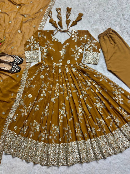 Đěsigner Anarkali Suit In New Fancy Style