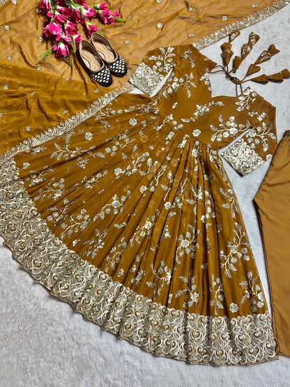 Đěsigner Anarkali Suit In New Fancy Style