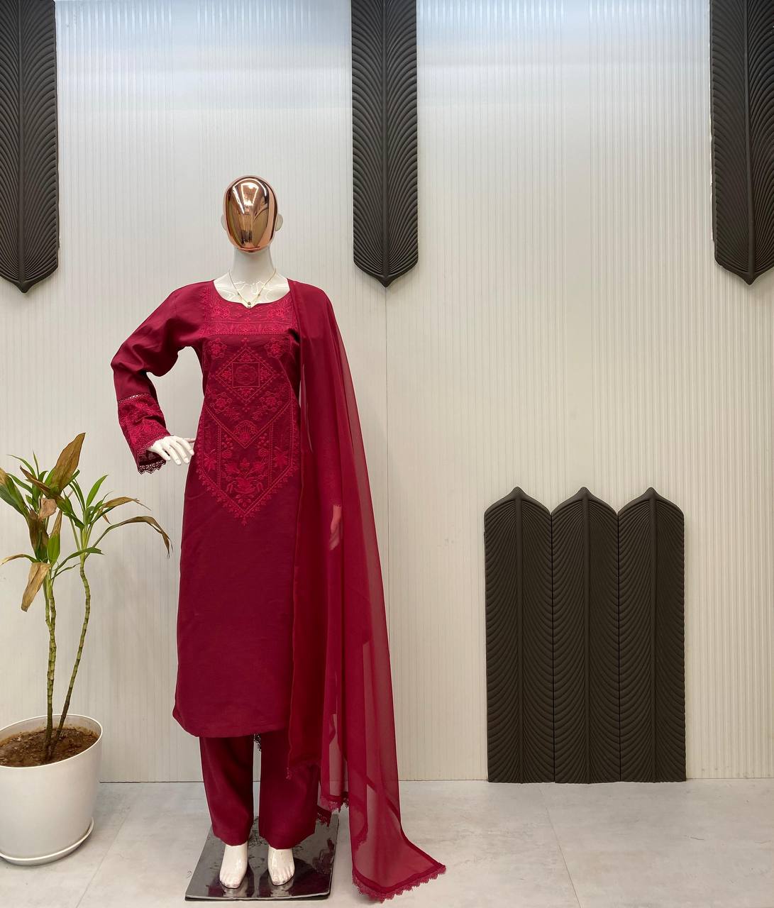 DESIGNER WEAR EXCLUSIVE SUIT IN ROMAN SILK FABRIC TOP AND PANT WITH DUPATTA IN GEORGETTE
