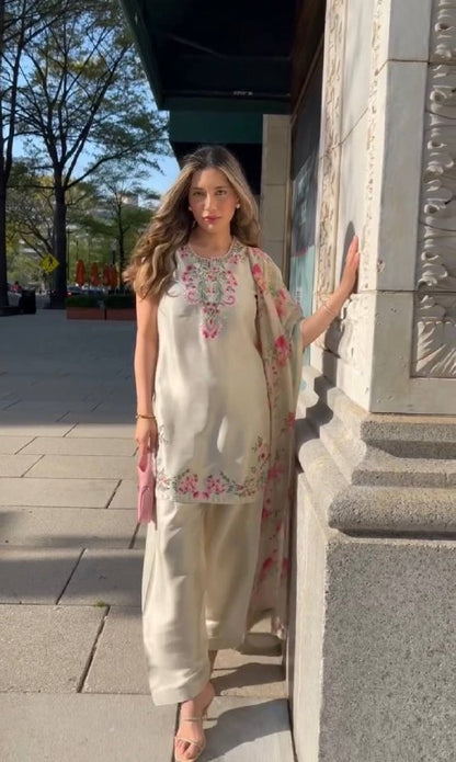 Đěsigner Party Wear Look Pur Natural Crepe Top & Farshi Palazzo With Printed Dupatta set