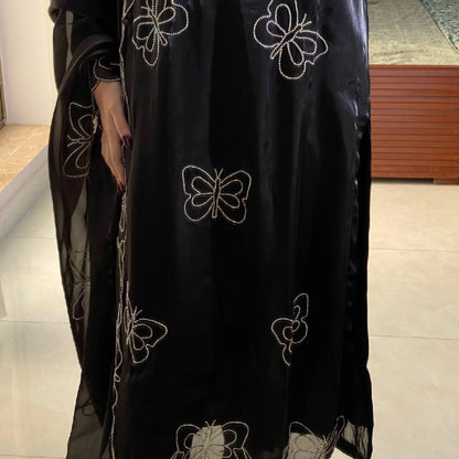 ĐĚSIGNER PARTY WEAR TOP AND PANT  . WITH FANCY DUPPATA AND EMBROIDERY WORK