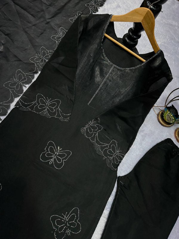 ĐĚSIGNER PARTY WEAR TOP AND PANT  . WITH FANCY DUPPATA AND EMBROIDERY WORK