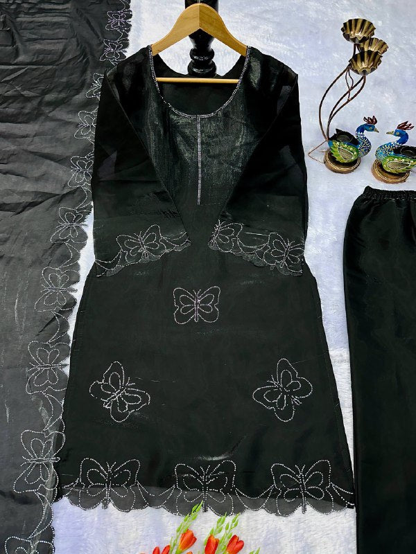 ĐĚSIGNER PARTY WEAR TOP AND PANT  . WITH FANCY DUPPATA AND EMBROIDERY WORK