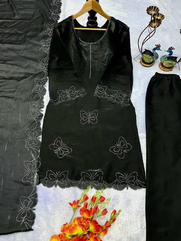 ĐĚSIGNER PARTY WEAR TOP AND PANT  . WITH FANCY DUPPATA AND EMBROIDERY WORK