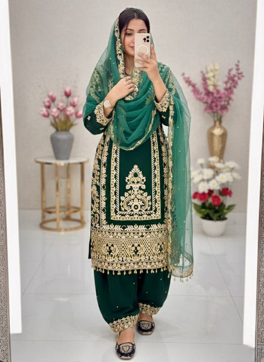 Đěsigner Anarkali Suit In New Fancy Style