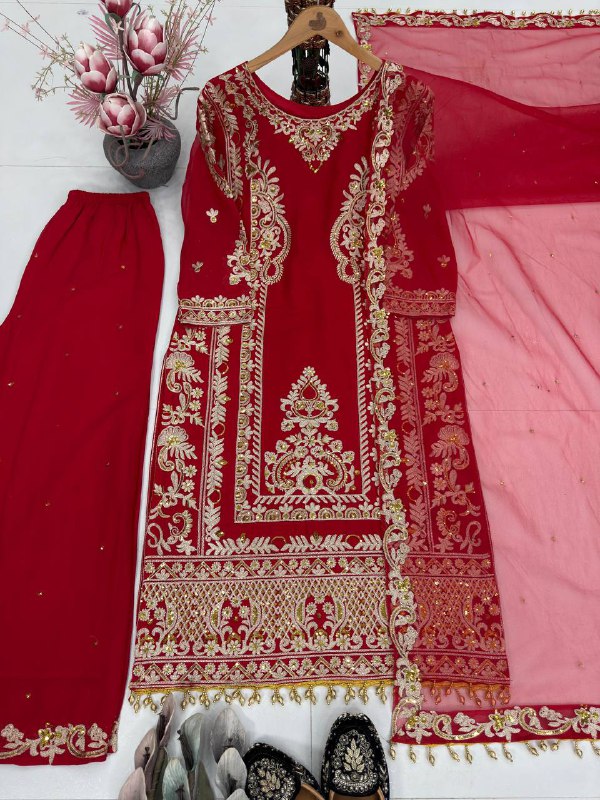 Đěsigner Anarkali Suit In New Fancy Style