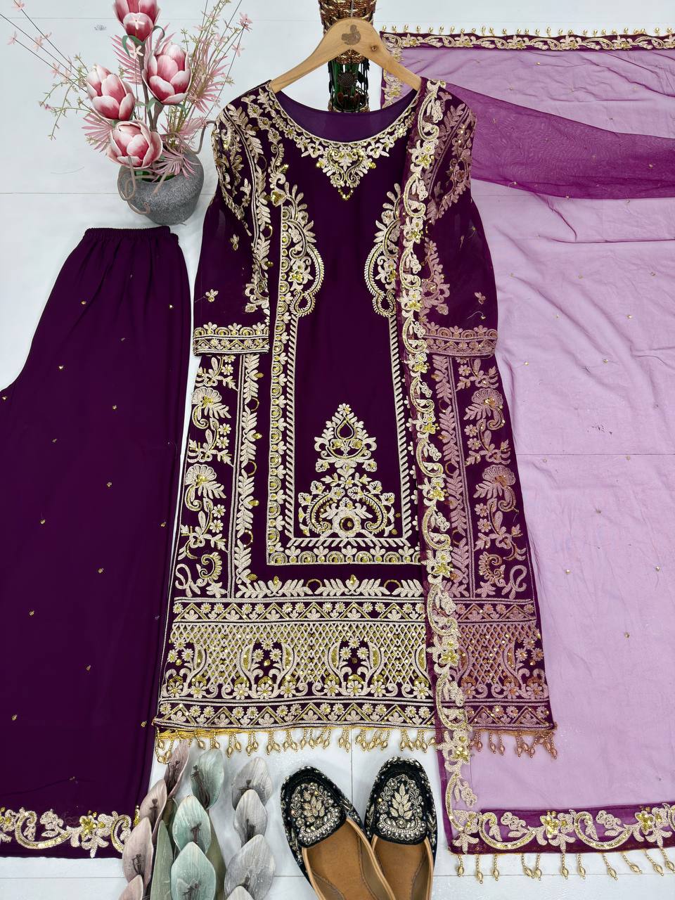 Đěsigner Anarkali Suit In New Fancy Style