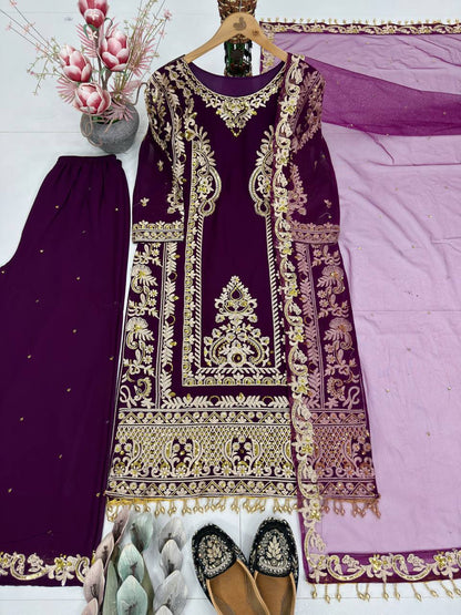 Đěsigner Anarkali Suit In New Fancy Style