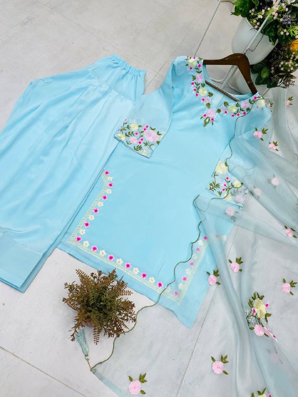 DESIGNER AND MOST TRENDING FARSI SALWAR SUIT IN THREE PIECE WITH EMBROIDERY WORK