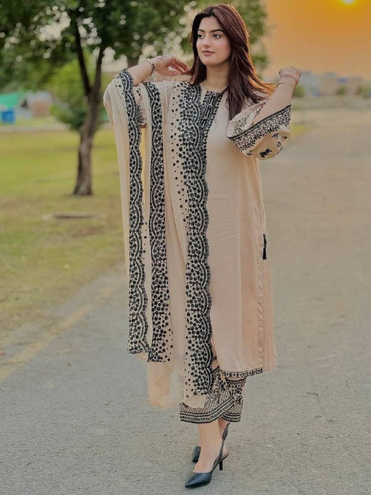 DESIGNER WEAR EXCLUSIVE SUIT IN GEORGETTE FABRIC TOP AND PANT WITH DUPATTA IN SEQUENCE EMBROIDERY