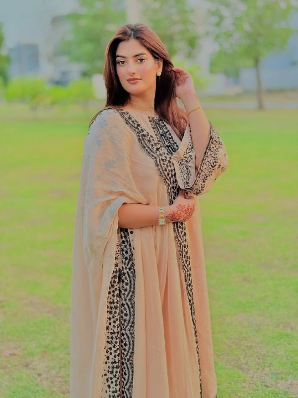 DESIGNER WEAR EXCLUSIVE SUIT IN GEORGETTE FABRIC TOP AND PANT WITH DUPATTA IN SEQUENCE EMBROIDERY