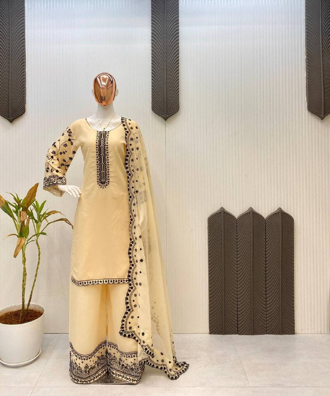 DESIGNER WEAR EXCLUSIVE SUIT IN GEORGETTE FABRIC TOP AND PANT WITH DUPATTA IN SEQUENCE EMBROIDERY