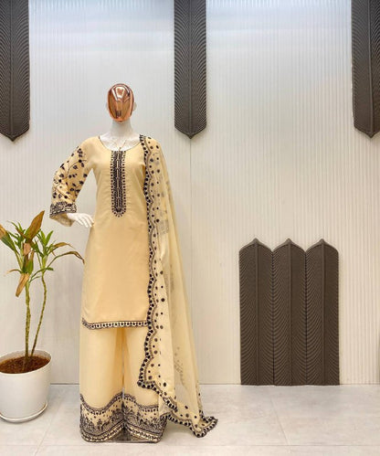 DESIGNER WEAR EXCLUSIVE SUIT IN GEORGETTE FABRIC TOP AND PANT WITH DUPATTA IN SEQUENCE EMBROIDERY