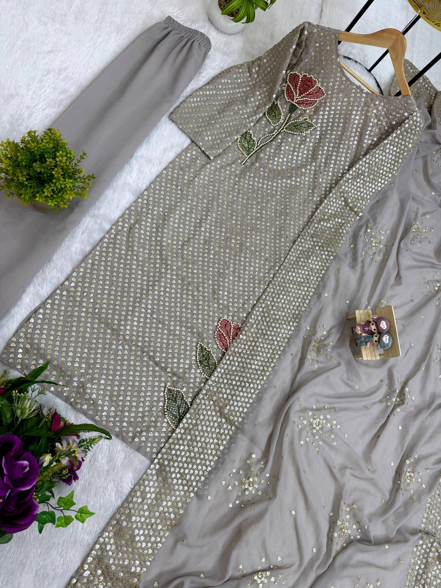 RAMADAN EID SPECIAL 🌙LAUNCHING TWIL SEQUINS, FAUX GEORGETTE FABRIC✨KURTI, DUPATTA & PENT* *👗 THIS SET IS COMING WITH EMBROIDERY WORK & STYLIST PATTERN FOR EVERY FESTIVAL