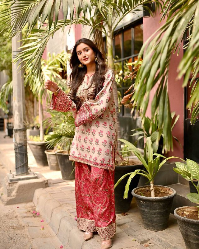 Designer Party Wear Look Pure Natural Creap Top & Farshi Plazzo With Dupatta Set