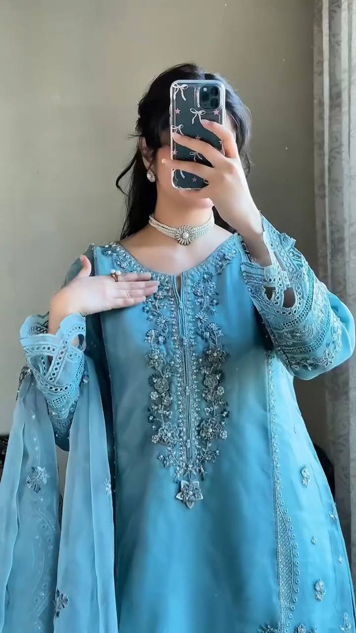 DESIGNER WEAR EXCLUSIVE SUIT IN GEORGETTE FABRIC TOP AND PANT WITH DUPATTA IN SEQUENCE EMBROIDERY AND CUT WORK