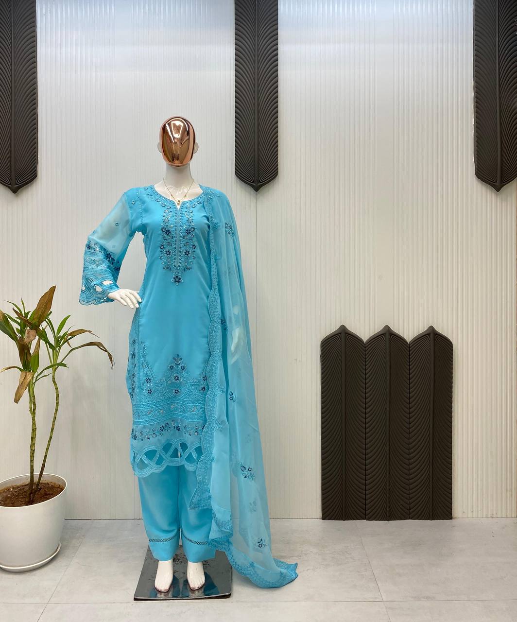 DESIGNER WEAR EXCLUSIVE SUIT IN GEORGETTE FABRIC TOP AND PANT WITH DUPATTA IN SEQUENCE EMBROIDERY AND CUT WORK