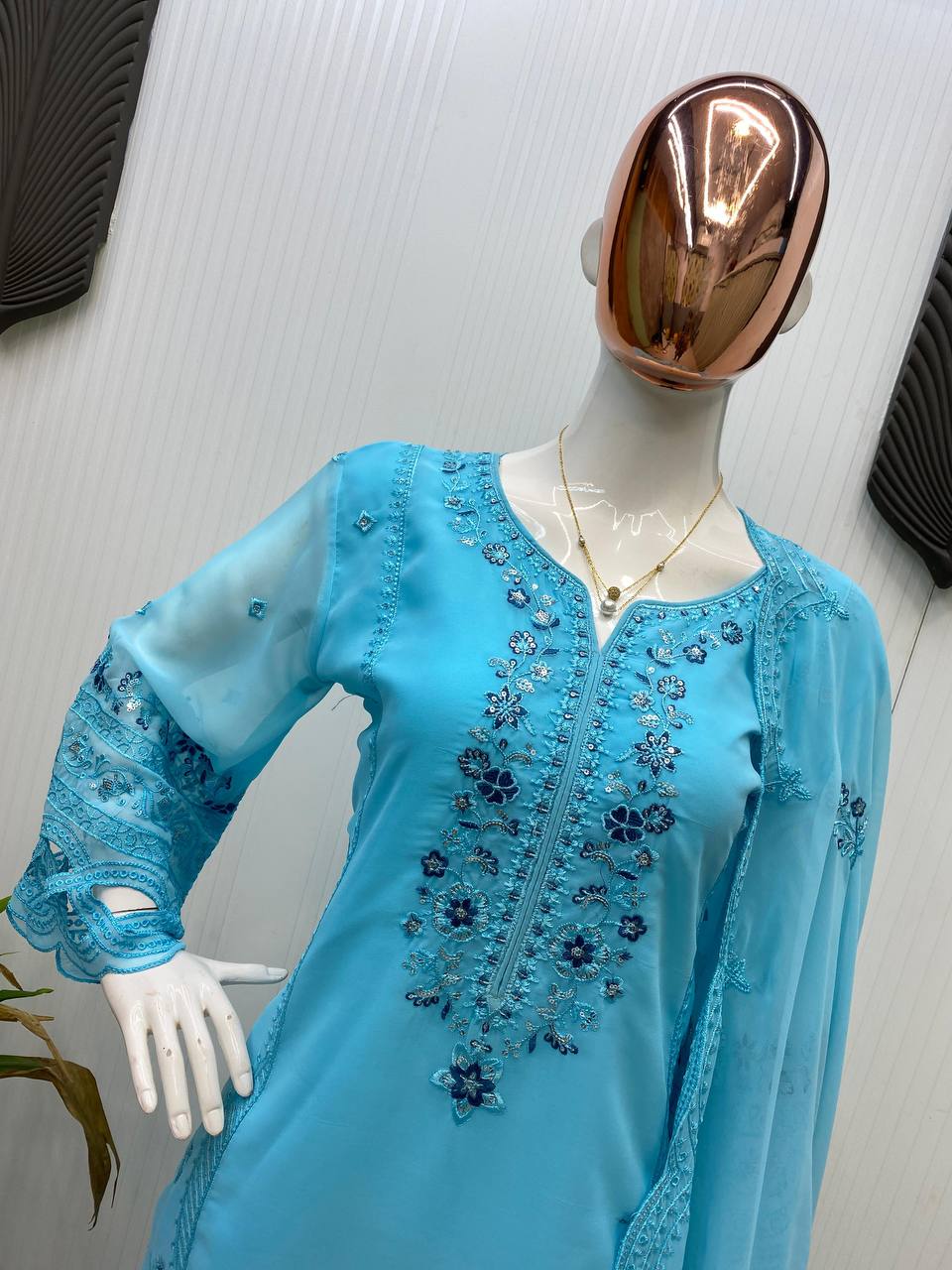 DESIGNER WEAR EXCLUSIVE SUIT IN GEORGETTE FABRIC TOP AND PANT WITH DUPATTA IN SEQUENCE EMBROIDERY AND CUT WORK