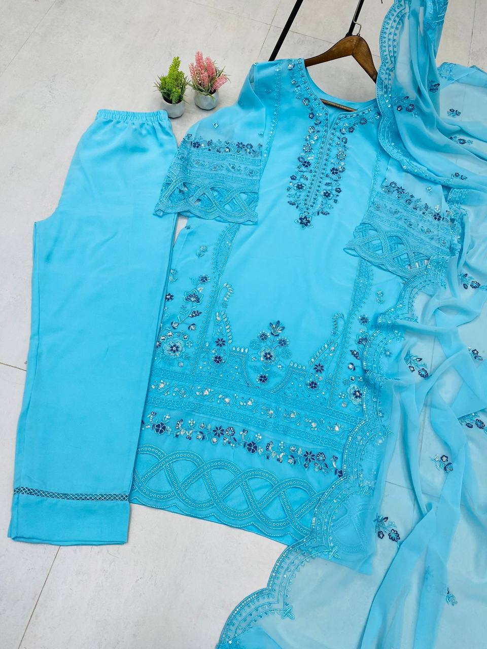 DESIGNER WEAR EXCLUSIVE SUIT IN GEORGETTE FABRIC TOP AND PANT WITH DUPATTA IN SEQUENCE EMBROIDERY AND CUT WORK