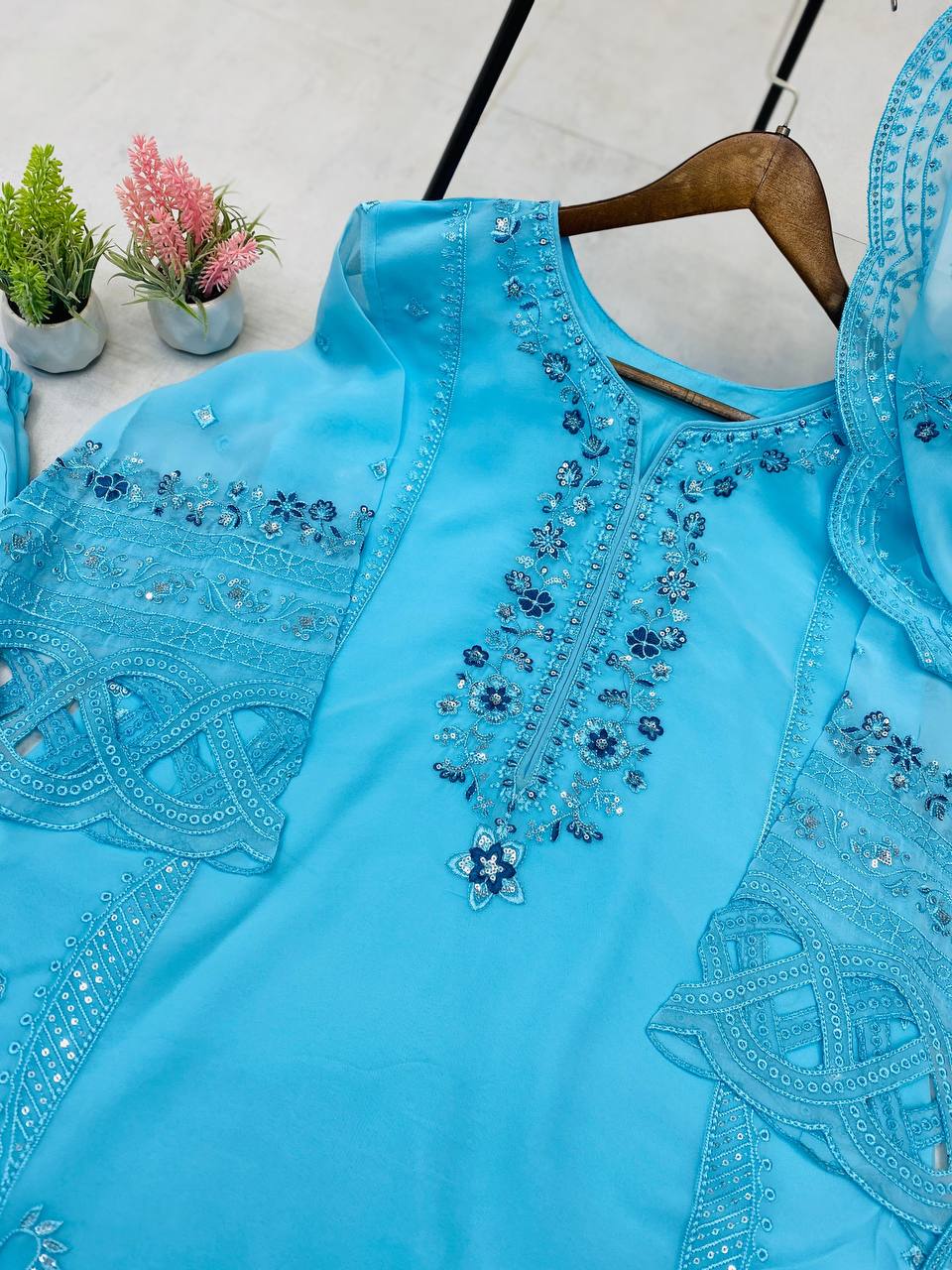 DESIGNER WEAR EXCLUSIVE SUIT IN GEORGETTE FABRIC TOP AND PANT WITH DUPATTA IN SEQUENCE EMBROIDERY AND CUT WORK