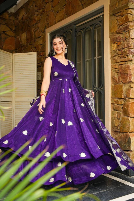 NEW ĐĚSIGNER PARTY WEAR LOOK  GOWN WITH EMBROIDERY  WORK