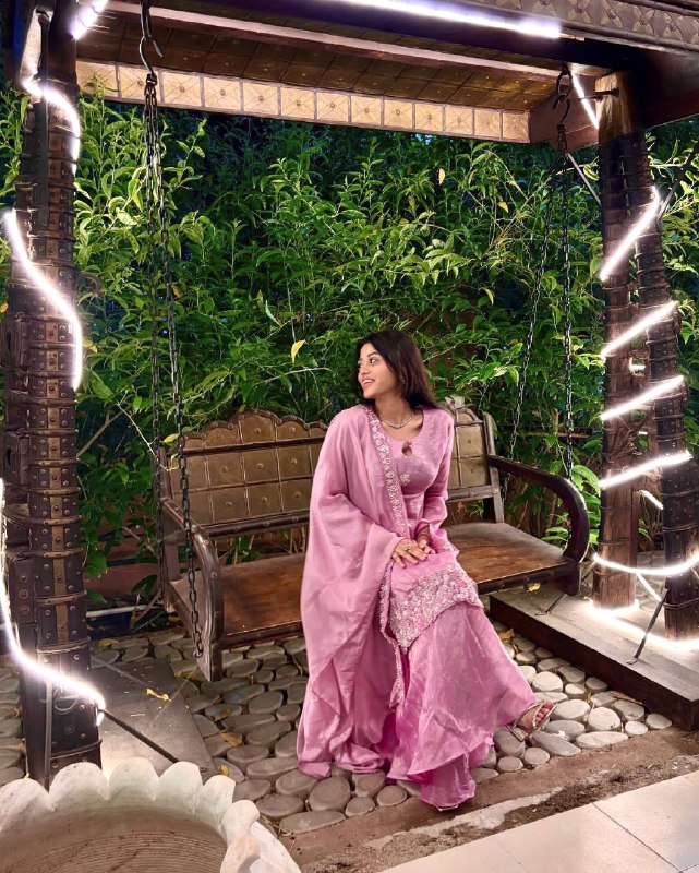 ENHANCE THE BEAUTY OF YOUR WARDROBE WITH THIS NEWLY LAUNCHED KURTI-SHARARA SET