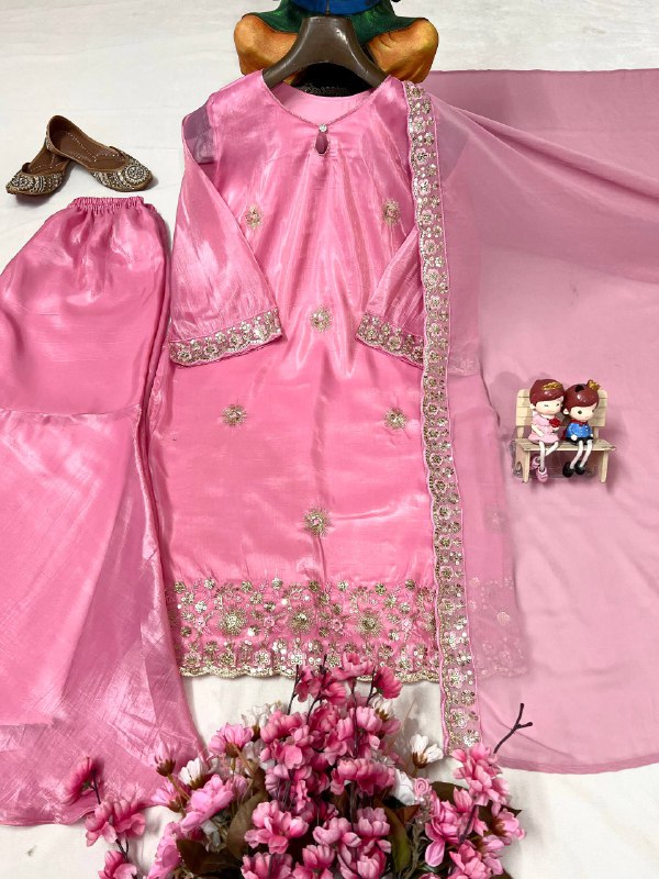 ENHANCE THE BEAUTY OF YOUR WARDROBE WITH THIS NEWLY LAUNCHED KURTI-SHARARA SET