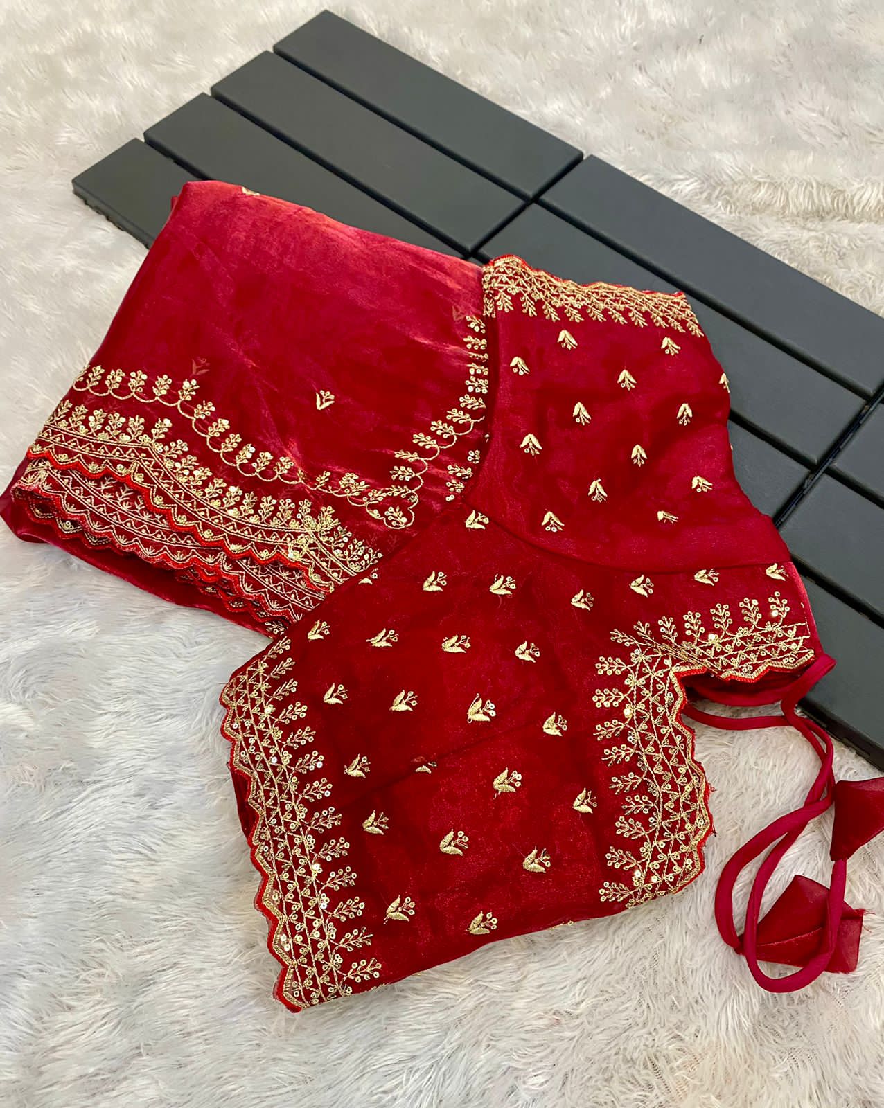 hinning pure crystal silk Jimmy choo sarees with seqnce & golden zari embroidered