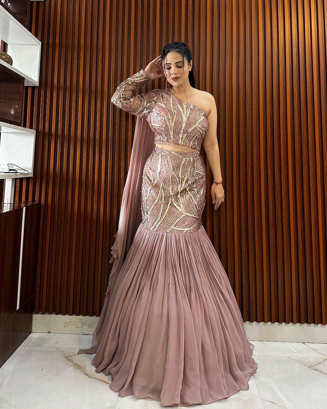 LEHENGA AND BLOUSE WITH ATTACHED DUPATTA SAREE