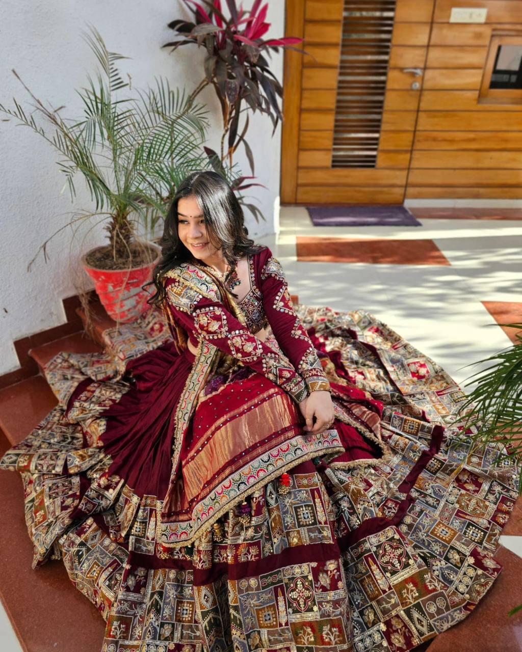 NAVRATRI SPECIAL DESIGNER PRINTED LAHENGA CHOLI